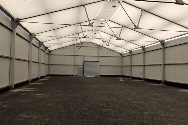 Innenansicht teilisolierte Warmhalle 15,18x40x5,20m 
